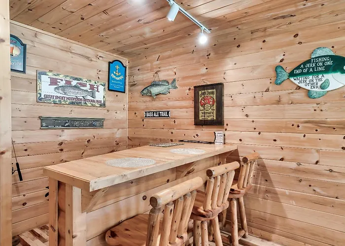 Spectacular Mtns Views With Private Hot Tub With Pool Table And Private Pond