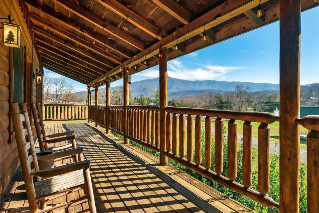 Spectacular Mtns Views With Private Hot Tub With Pool Table And Private Pond Сasa de vacaciones