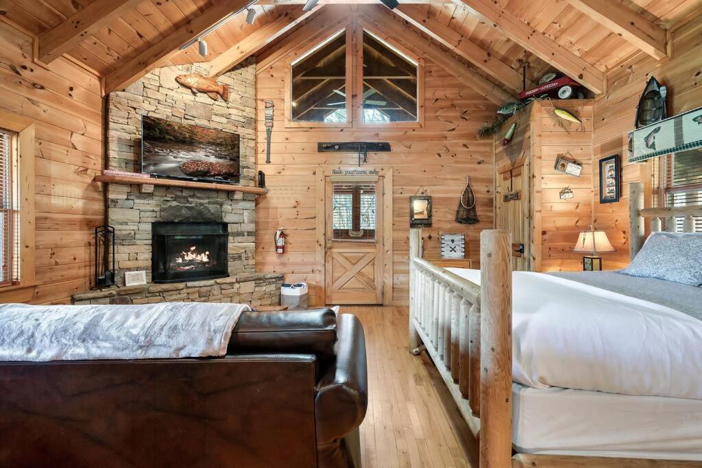Spectacular Mtns Views With Private Hot Tub With Pool Table And Private Pond Сasa de vacaciones *