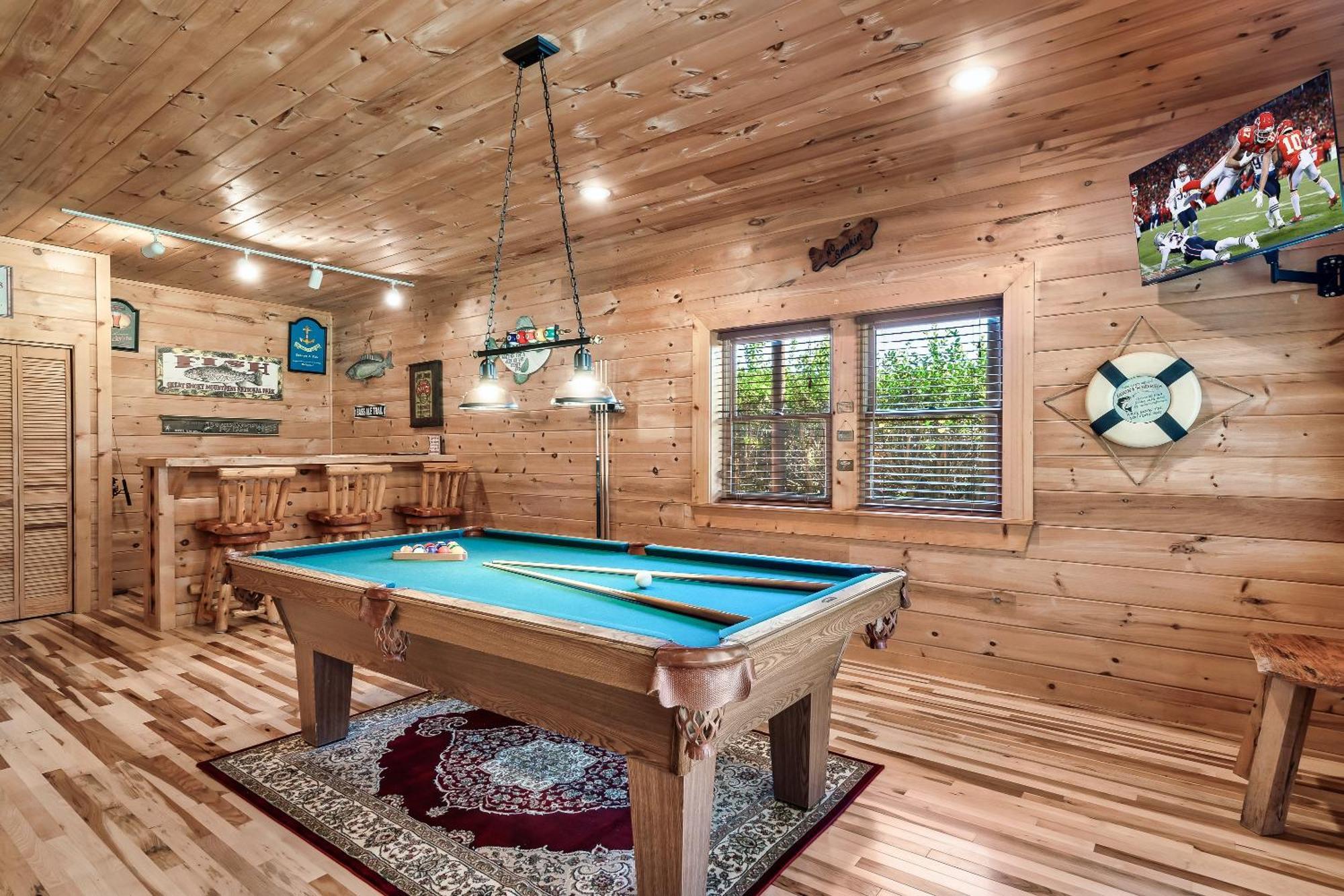 Spectacular Mtns Views With Private Hot Tub With Pool Table And Private Pond *